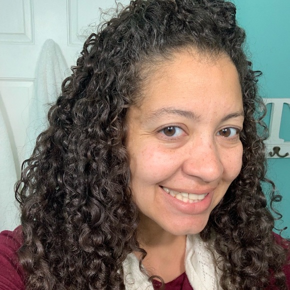 Meet your Posher, Cesily - Picture 2 of 6